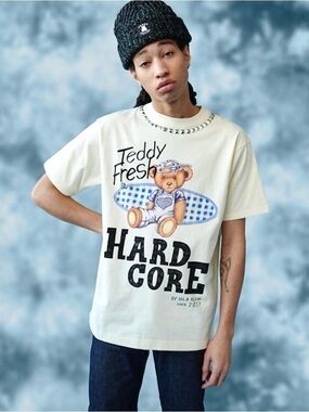 Teddy Fresh Women’s Streetwear Cream Teddy Fresh Graphic Tee Shirt Size 2XL NWOT